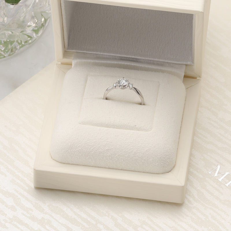 MIKIMOTO - Round Brilliant Cut - 0.40CT -  VS2 - Colour  D